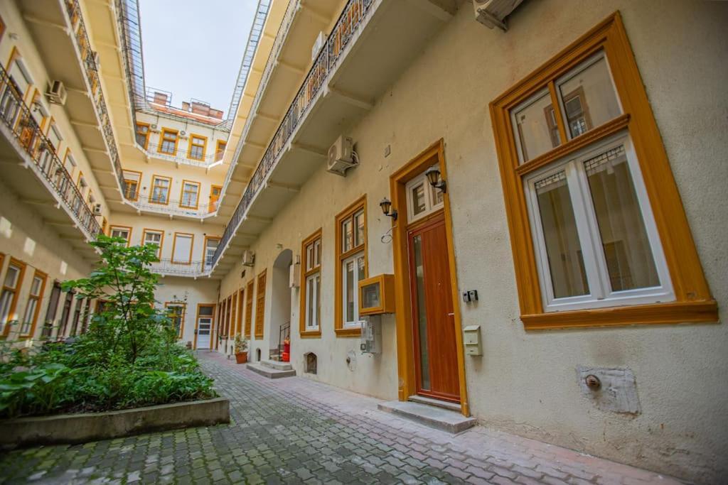 Cute Gallery Flat In Dob Str, Mars Budapest Exterior foto